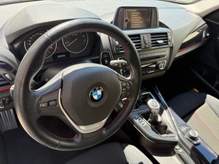 BMW 118i SPORT 170cv. LIBRO ETIQUETA C HARANTIA