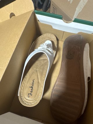 Sandali donna bianchi con fiore