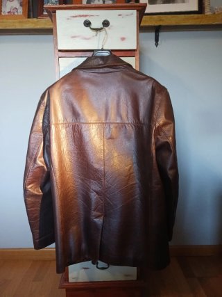 Chaqueta de piel hombre atemporal
