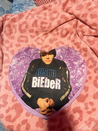 Cojín Corazón Justin Bieber