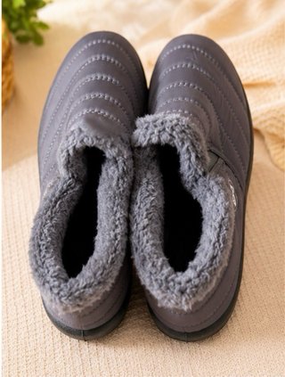 Zapatos de invierno grises