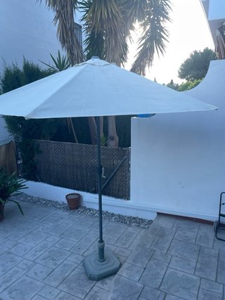 Sombrilla exterior amplia