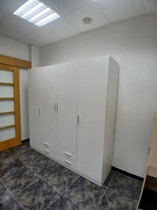 Armario modular blanco y marrón