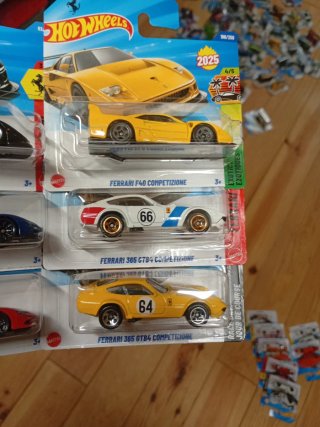 Hot Wheels Ferrari F40 Competizione e SF90 Stradale