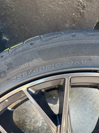 Llantas 19” + Neumáticos Hankook