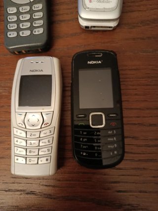 Lote móviles antiguos Nokia , siemens y Samsung.