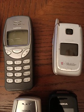 Lote móviles antiguos Nokia , siemens y Samsung.