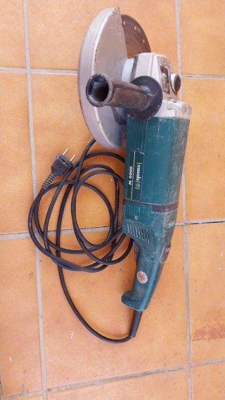 Amoladora Casals 2000W + 4 discos corte