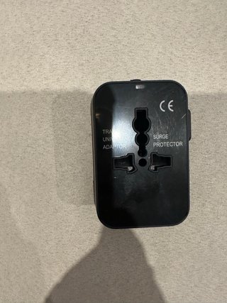 Adaptador de Viaje Universal con Protección