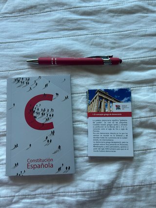 Constitución Española + Info Democracia + Bolígraf