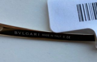 Gafas Bvlgari Serpenti Negras y Doradas