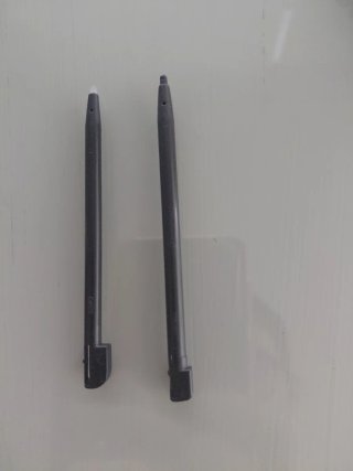 Nintendo DSi + Caricabatterie + Custodia