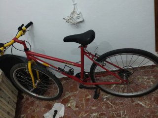 Bicicleta Montaña Roja y Amarilla