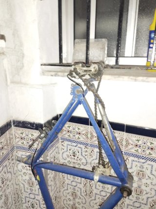 Bicicleta y esqueleto