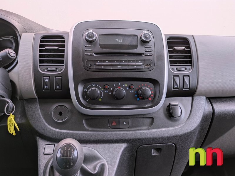 Renault Trafic 2019, foto 11
