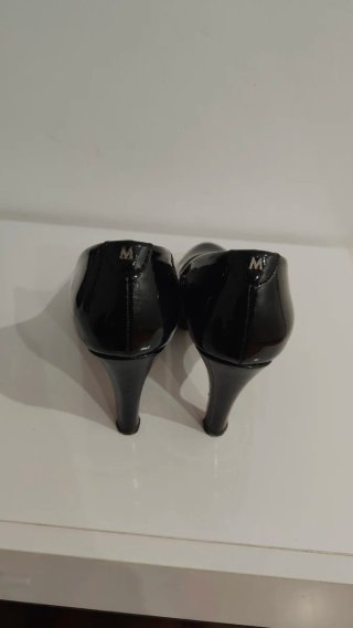 Zapatos tacón charol negros mujer