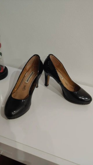 Zapatos tacón charol negros mujer