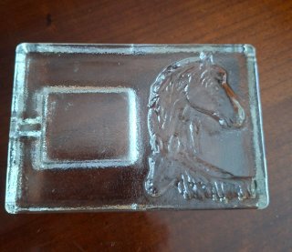 Cenicero de cristal con caballos