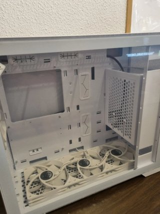Caja PC FSP CMT580B/CMT580W