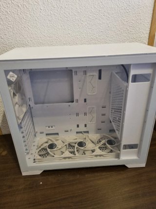 Caja PC FSP CMT580B/CMT580W