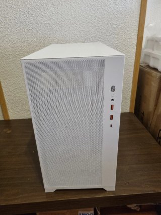 Caja PC FSP CMT580B/CMT580W