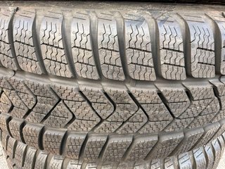 Neumáticos Pirelli 205/60/16 96H