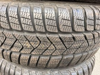 Neumáticos Pirelli 205/60/16 96H