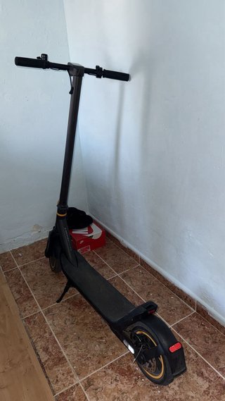 Patinete Eléctrico Cecotec Negro y Amarillo