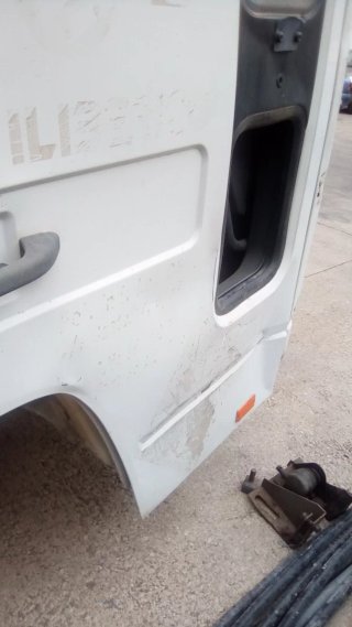 Puerta Derecha Volvo FL6