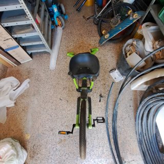 Triciclo Huffy Green Machine para derrapes