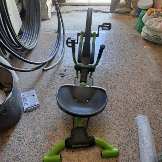 Triciclo Huffy Green Machine para derrapes