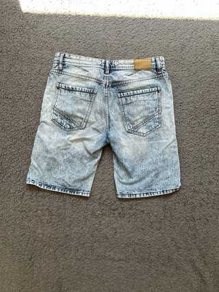 Pantalón vaquero corto Bershka