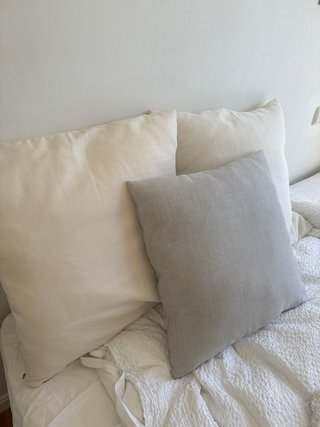 Set di 3 cuscini e 2 coperte