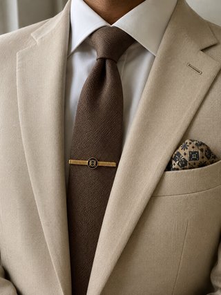 Pasador de corbata Loewe vintage dorado anagrama