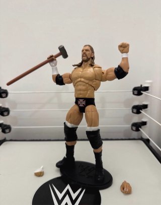 Action Figure Triple H con Martello e mani custom