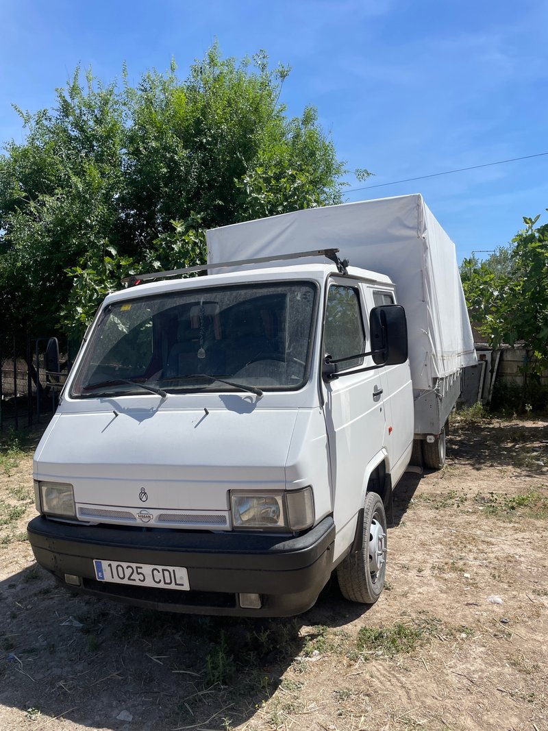 Nissan Trade 1998 - foto 1