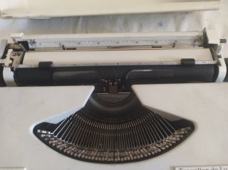 Máquina de escribir Olympia Traveller de Luxe