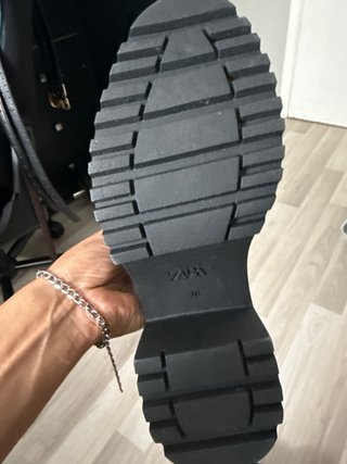 Zuecos Zara plataforma negros T36