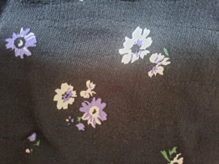 Falda corta negra floral