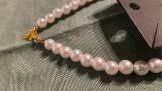 Collana e orecchini perle finte, colazione oro