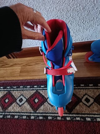 Patines en línea Oxelo azules y rojos