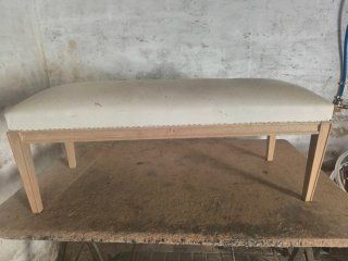Banqueta tapizada madera