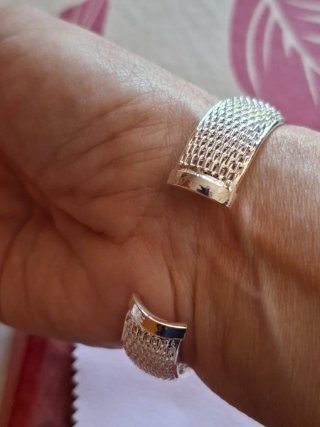 Pulsera plata con diseño texturizado nueva