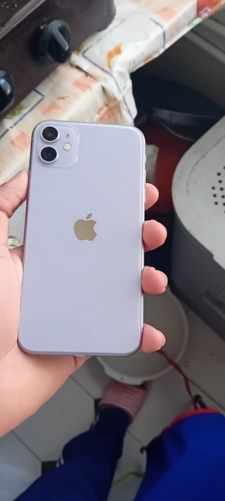 iPhone 11 Viola