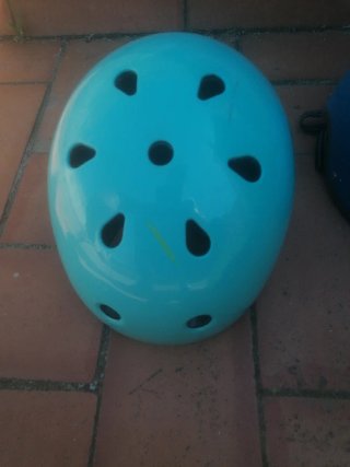 3 cascos con medidas diferentes