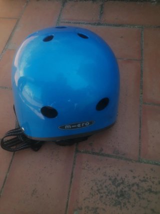 3 cascos con medidas diferentes