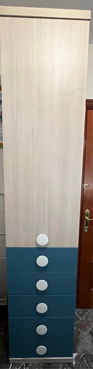 Muebles de dormitorio de color azul y roble blanco