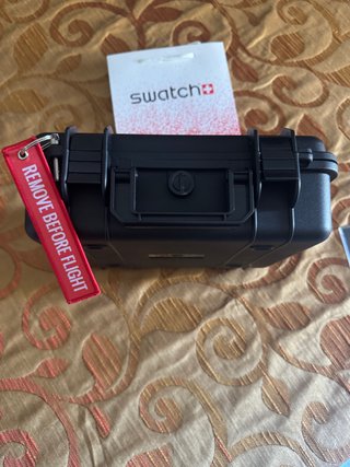 Valigetta porta orologi Omega x Swatch 8 slot
