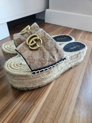 Sandalias Gucci Plataforma Yute GG Doradas