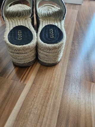 Sandalias Gucci Plataforma Yute GG Doradas